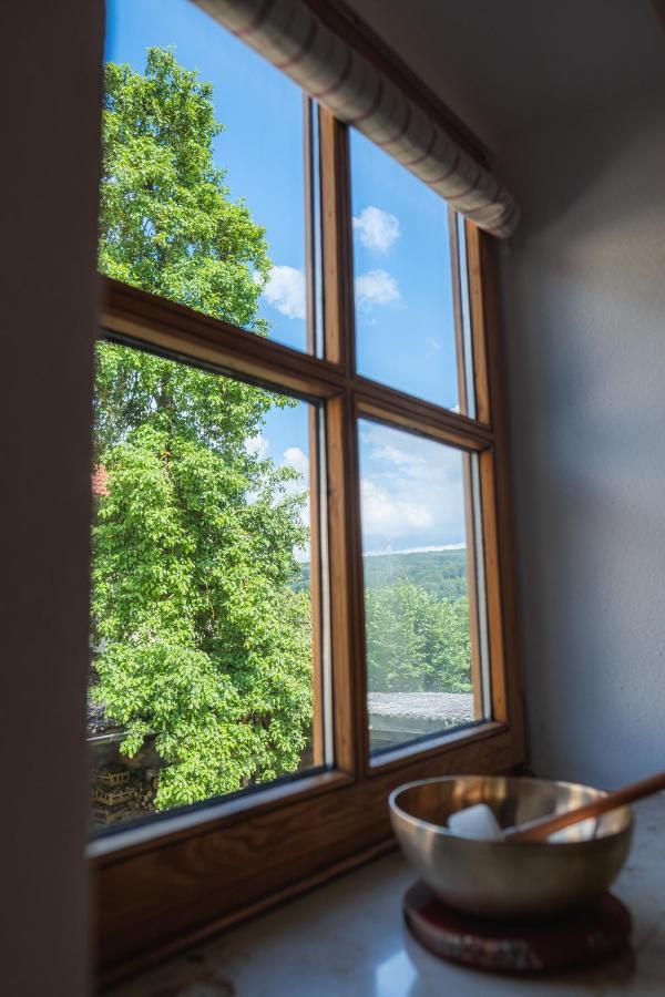 Gehobenes Ambiente In Historischer Wohnung Walting Exteriör bild